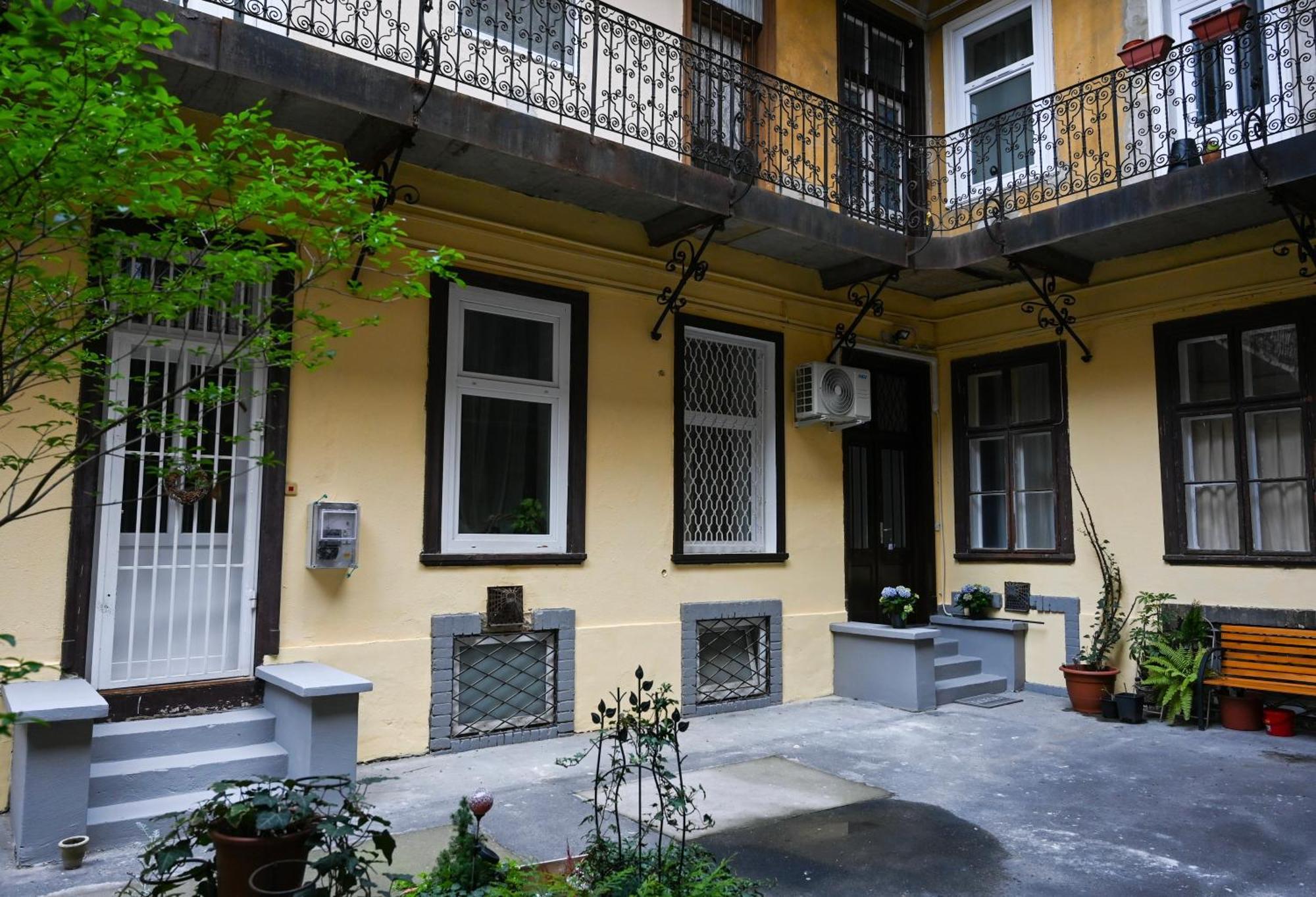Amethyst - Radnoti * Budapest